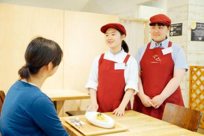 高校生たちがメニュー開発の経緯な...