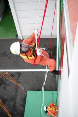 壮行式で訓練成果を披露した