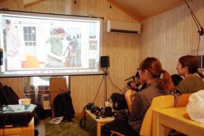 受講生が撮影した映像を鑑賞した