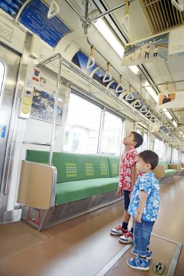 走行中だけではなく、停車中の電車...