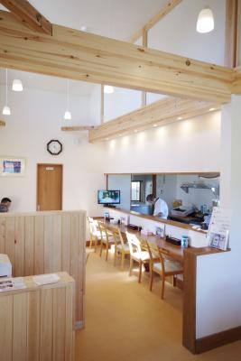 天井が高く心地良い店内