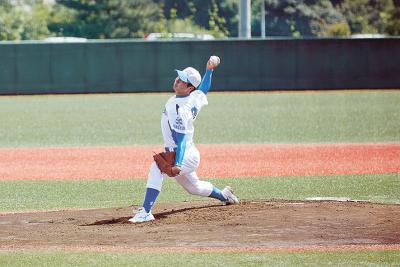 東北学院大では主戦投手として活躍