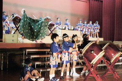 渡波小3年生が披露 保存会が獅子風流指導 努力と郷土愛の演舞