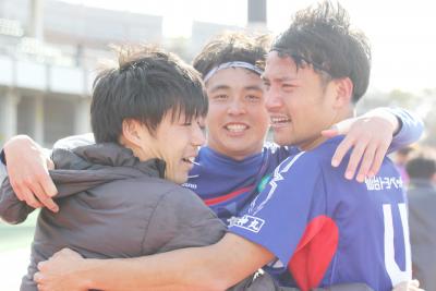 努力が実り、涙を流し喜んだ選手た...