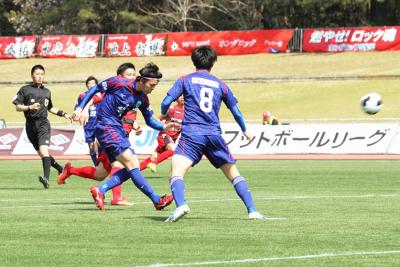 守備陣は相手の攻撃を何度も跳ね返...