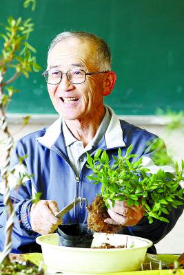 盆栽教室会長 熊谷隆さん（68）