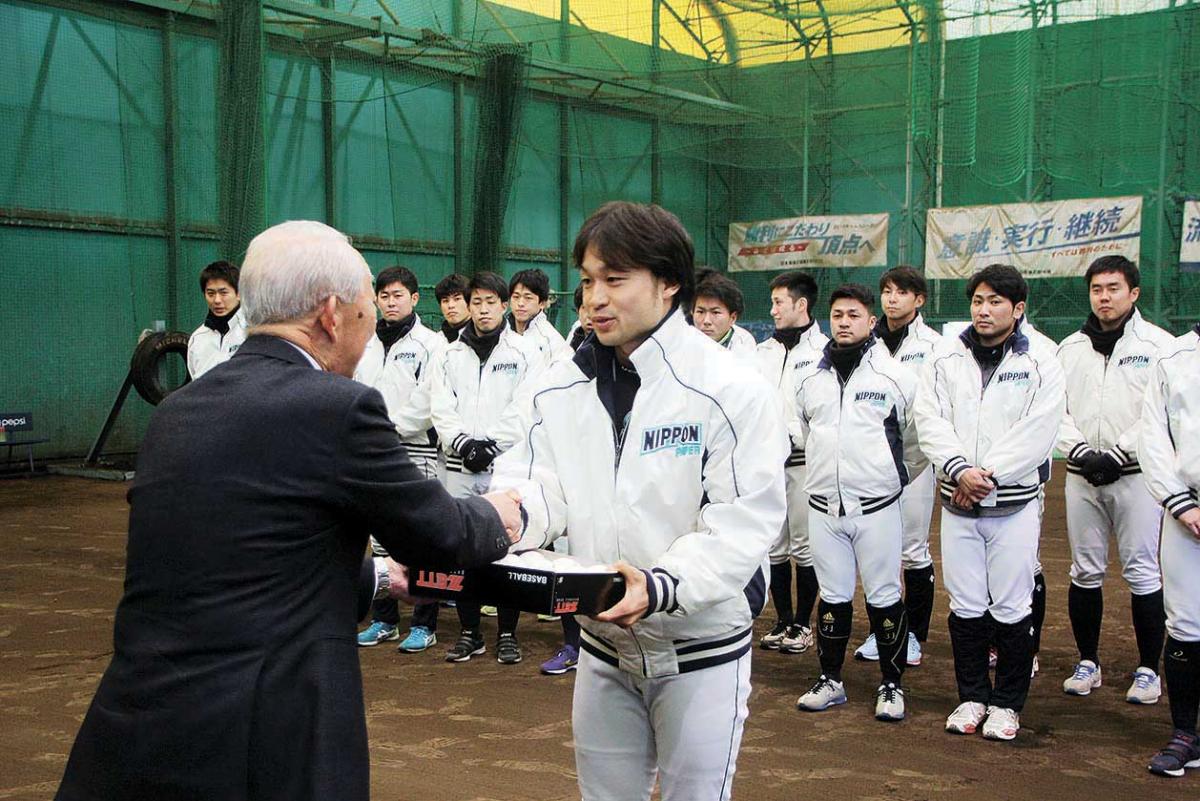 日本製紙石巻 硬式野球部 後援会が練習球寄贈 2年ぶり全国へ再始動 石巻日日新聞